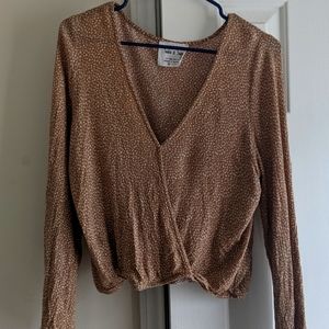 Sadie & Sage Medium Long Sleeve Crop Top